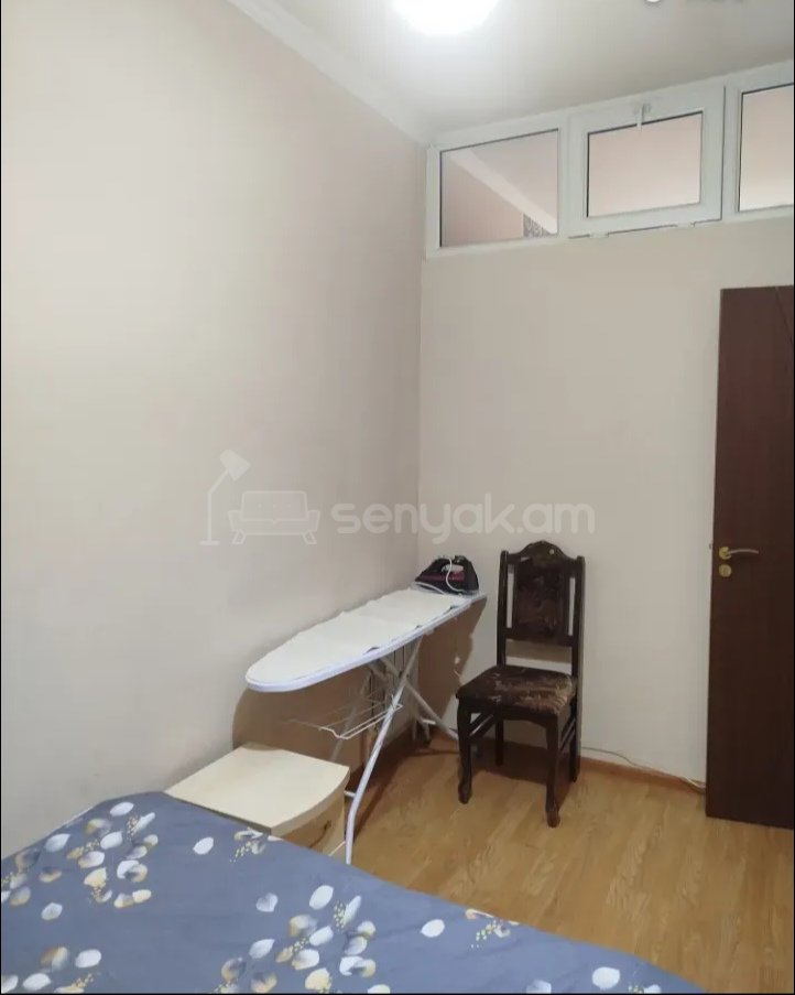 3 Սենյականոց Բնակարան Քարե Շենքում, 70քմ, 6/8 հարկ, Նորմալ Վիճակում, Կահավորված