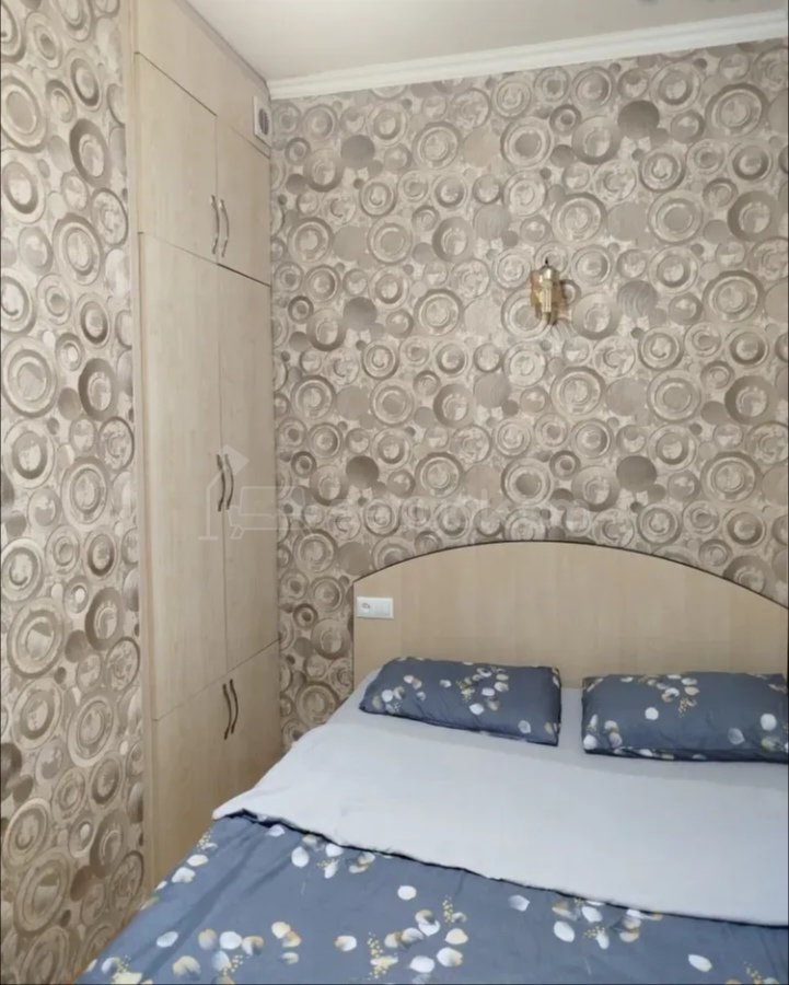 3 Սենյականոց Բնակարան Քարե Շենքում, 70քմ, 6/8 հարկ, Նորմալ Վիճակում, Կահավորված