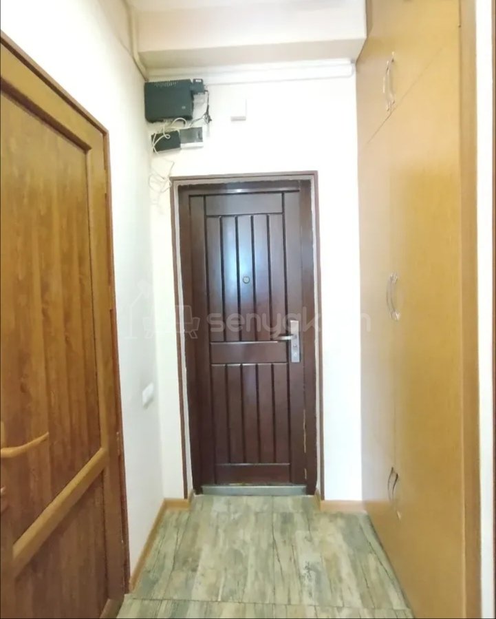 3 Սենյականոց Բնակարան Քարե Շենքում, 70քմ, 6/8 հարկ, Նորմալ Վիճակում, Կահավորված