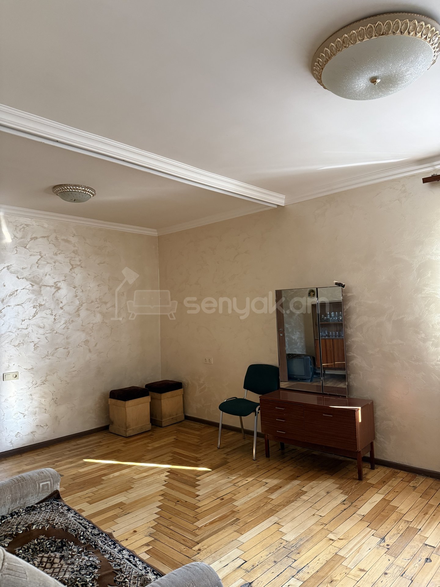 3 Սենյականոց Բնակարան Քարե Շենքում, 58քմ, 3/5 հարկ, Կապիտալ Վերանորոգված, Մասամբ Կահավորված, Արևկող