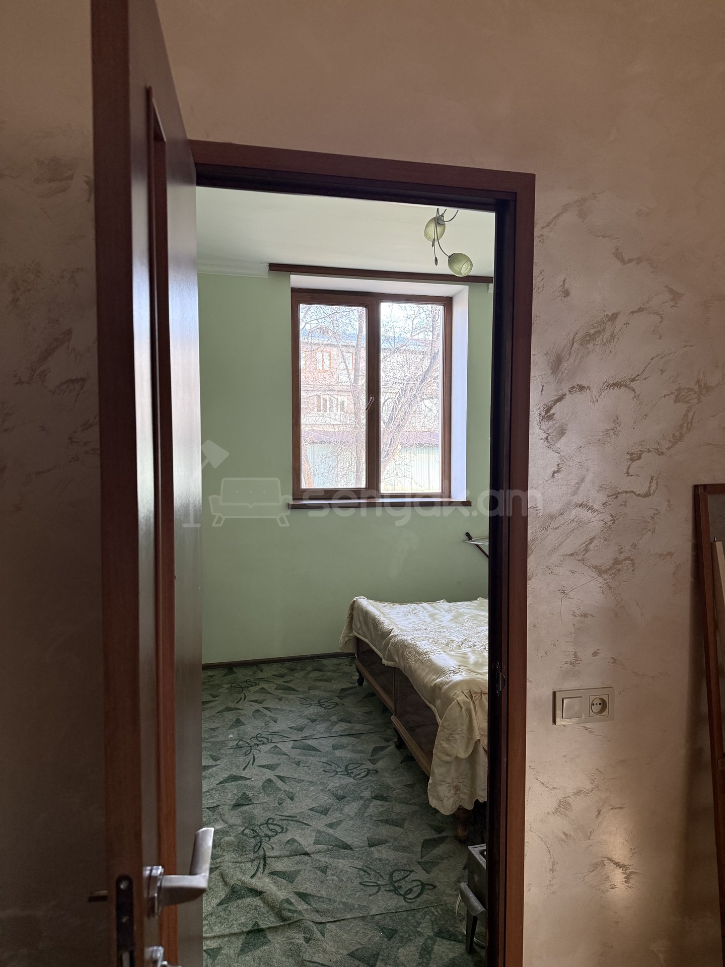 3 Սենյականոց Բնակարան Քարե Շենքում, 58քմ, 3/5 հարկ, Կապիտալ Վերանորոգված, Մասամբ Կահավորված, Արևկող