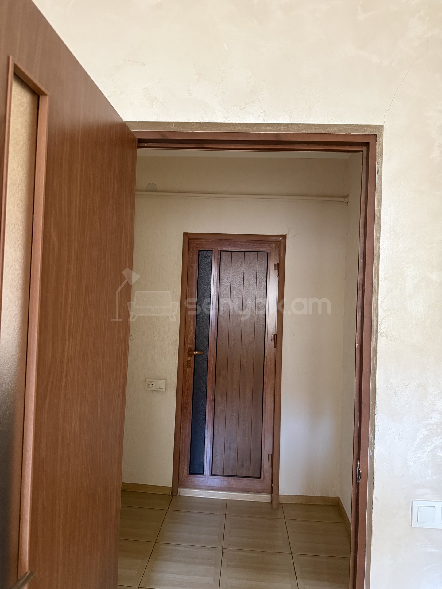 3 Սենյականոց Բնակարան Քարե Շենքում, 58քմ, 3/5 հարկ, Կապիտալ Վերանորոգված, Մասամբ Կահավորված, Արևկող