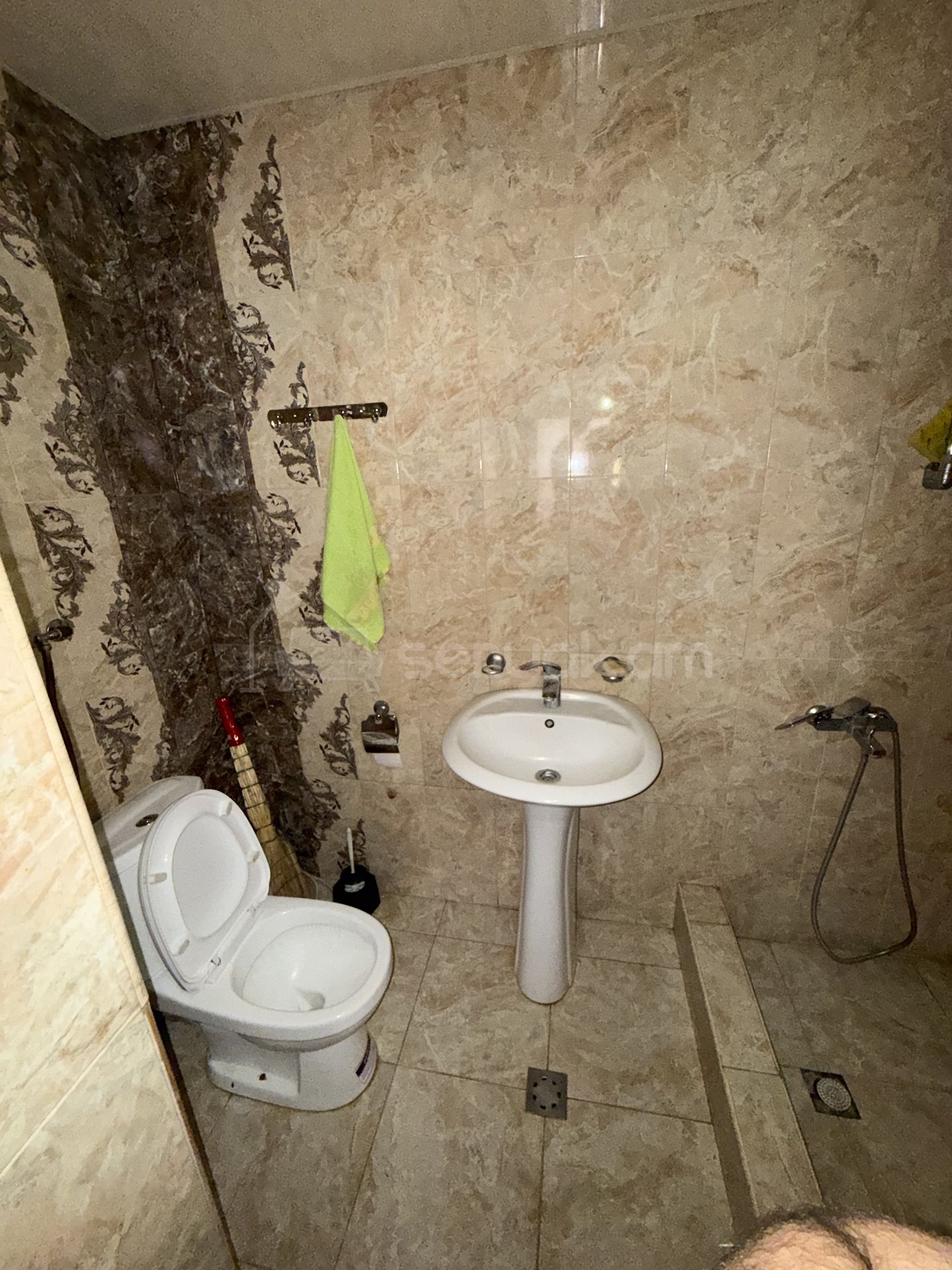 3 Սենյականոց Բնակարան Քարե Շենքում, 58քմ, 3/5 հարկ, Կապիտալ Վերանորոգված, Մասամբ Կահավորված, Արևկող