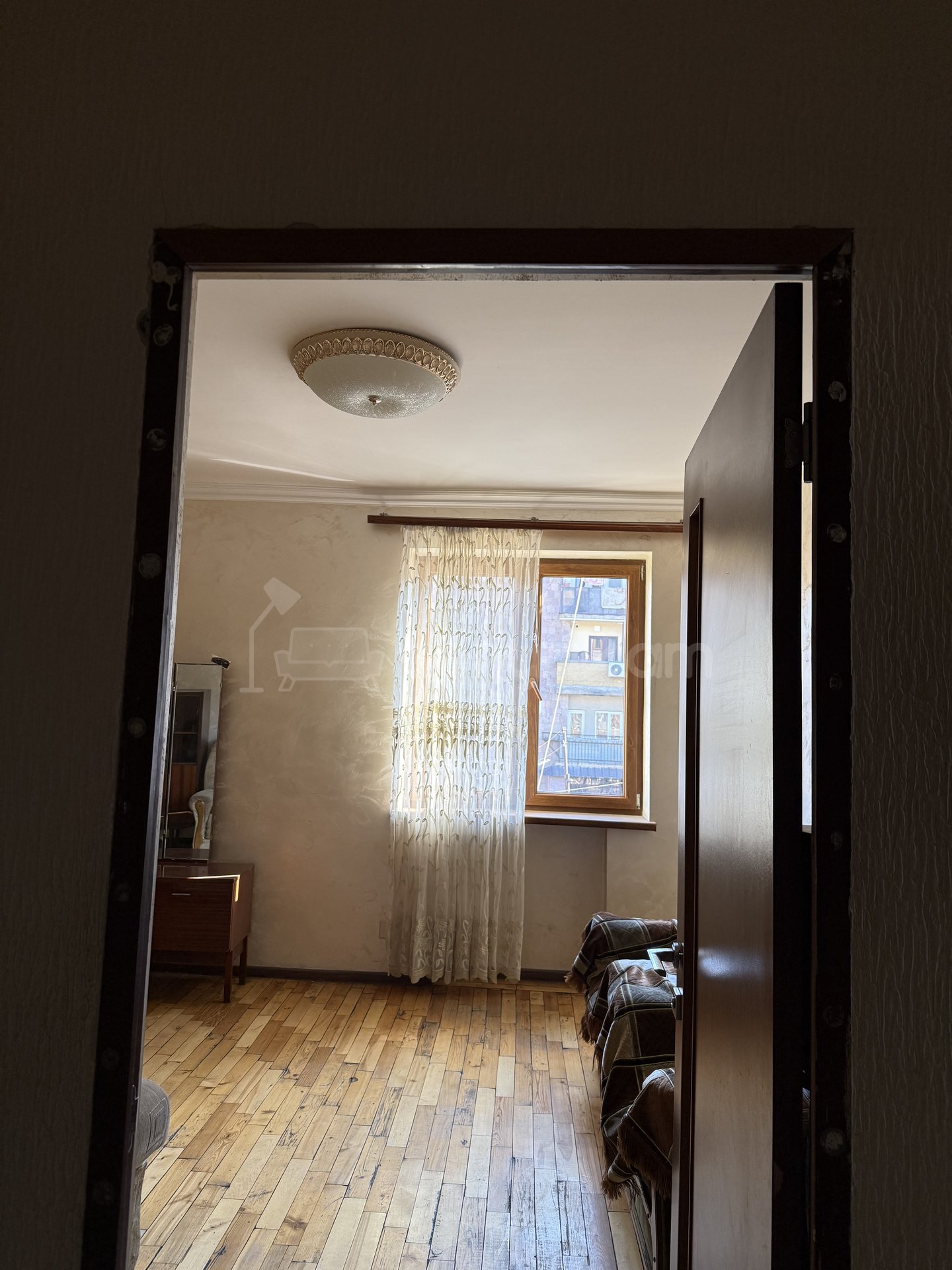 3 Սենյականոց Բնակարան Քարե Շենքում, 58քմ, 3/5 հարկ, Կապիտալ Վերանորոգված, Մասամբ Կահավորված, Արևկող