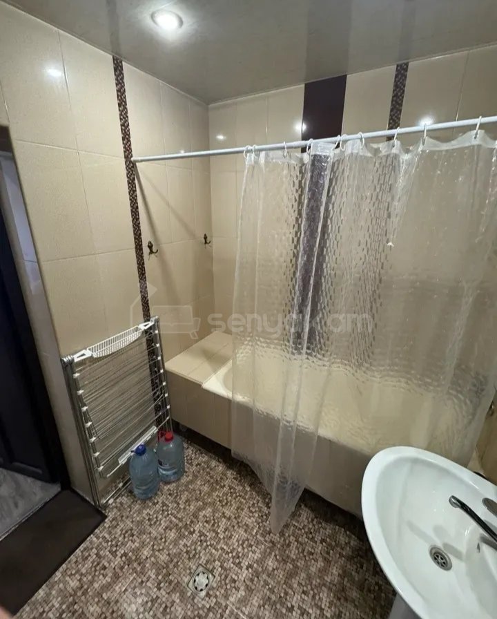 2 Սենյականոց Բնակարան, 50քմ, 8/9 հարկ, Դիզայներական Վերանորոգված, Կահավորված