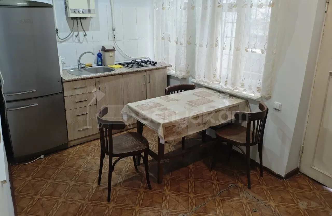 2 Սենյականոց Բնակարան Քարե Շենքում, 50քմ, 1/1 հարկ, Կապիտալ Վերանորոգված, Կահավորված