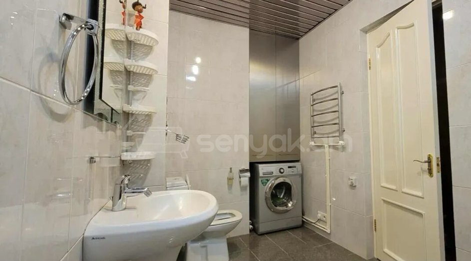 2 Սենյականոց Բնակարան Քարե Շենքում, 85քմ, 2/4 հարկ, Դիզայներական Վերանորոգված, Կահավորված