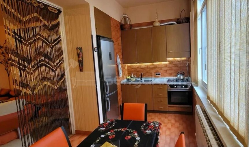 2 Սենյականոց Բնակարան Քարե Շենքում, 85քմ, 2/4 հարկ, Դիզայներական Վերանորոգված, Կահավորված