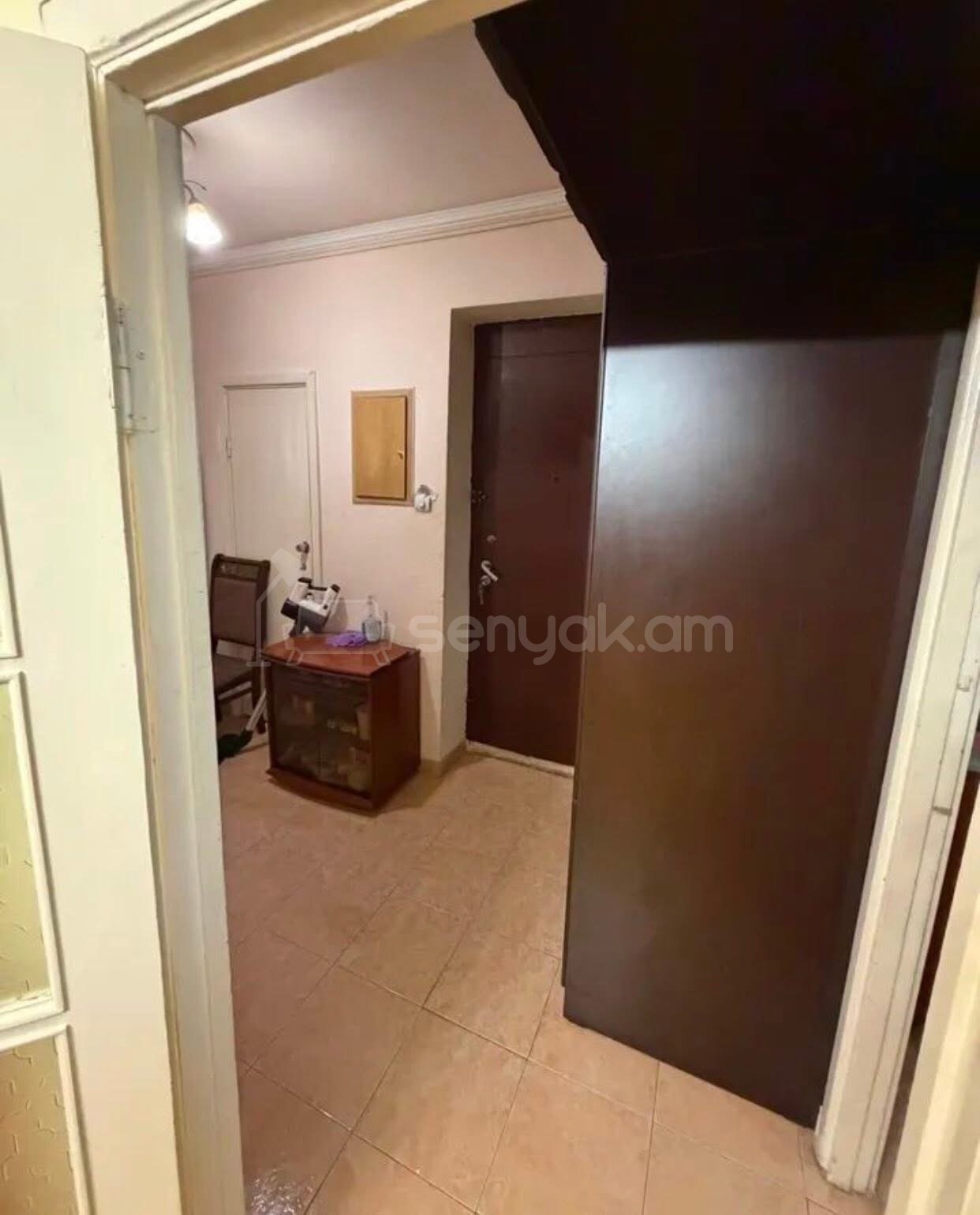 2 Սենյականոց Բնակարան Քարե Շենքում, 78քմ, 3/5 հարկ, Նորմալ Վիճակում, Կահավորված, Արևկող