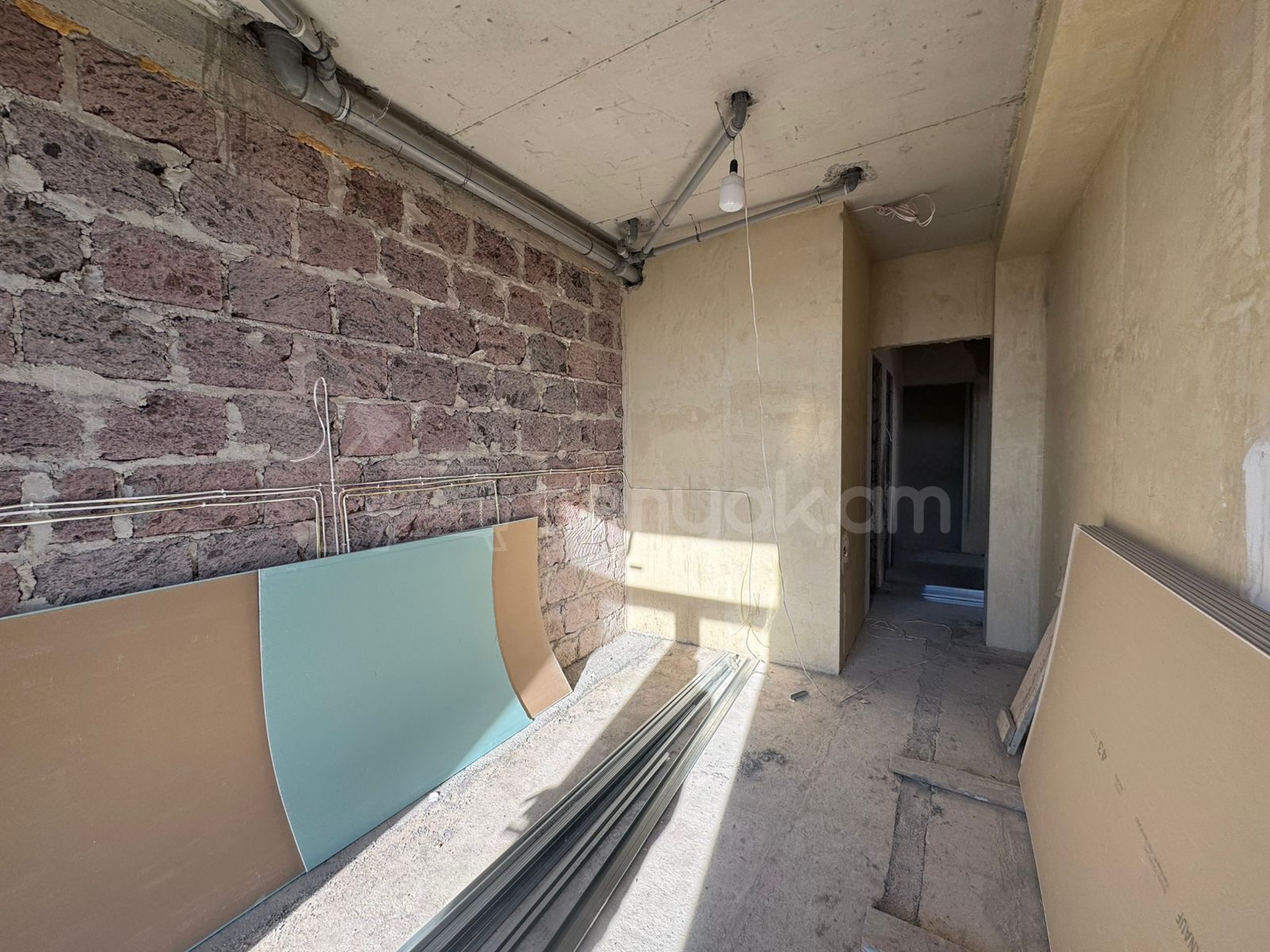 5 Սենյականոց Սեփական Տուն, 170քմ, Նորմալ Վիճակում, Ավտոտնակով