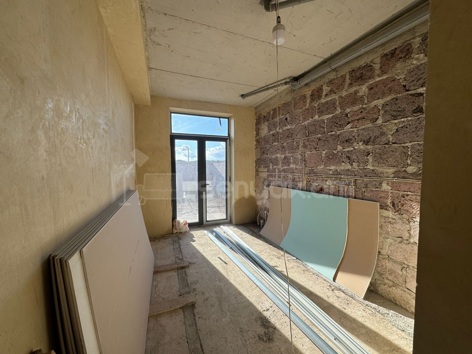 5 Սենյականոց Սեփական Տուն, 170քմ, Նորմալ Վիճակում, Ավտոտնակով