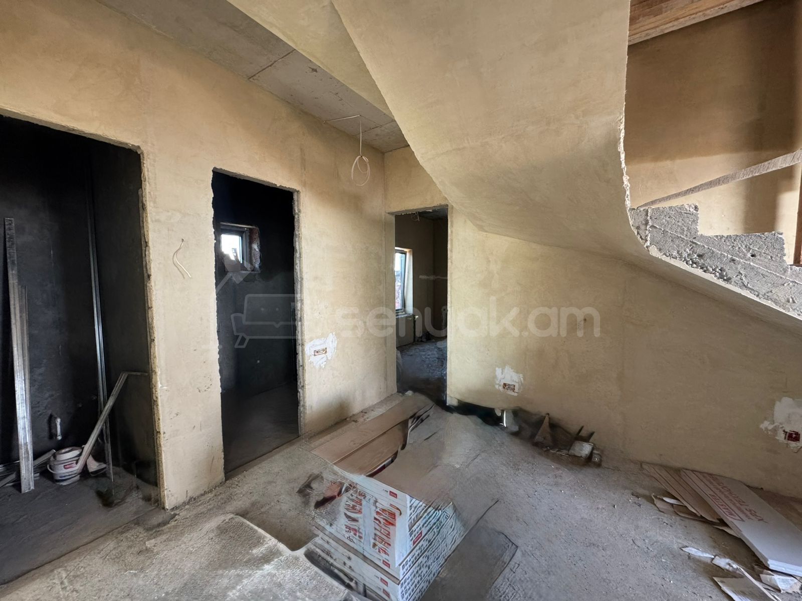 5 Սենյականոց Սեփական Տուն, 170քմ, Նորմալ Վիճակում, Ավտոտնակով