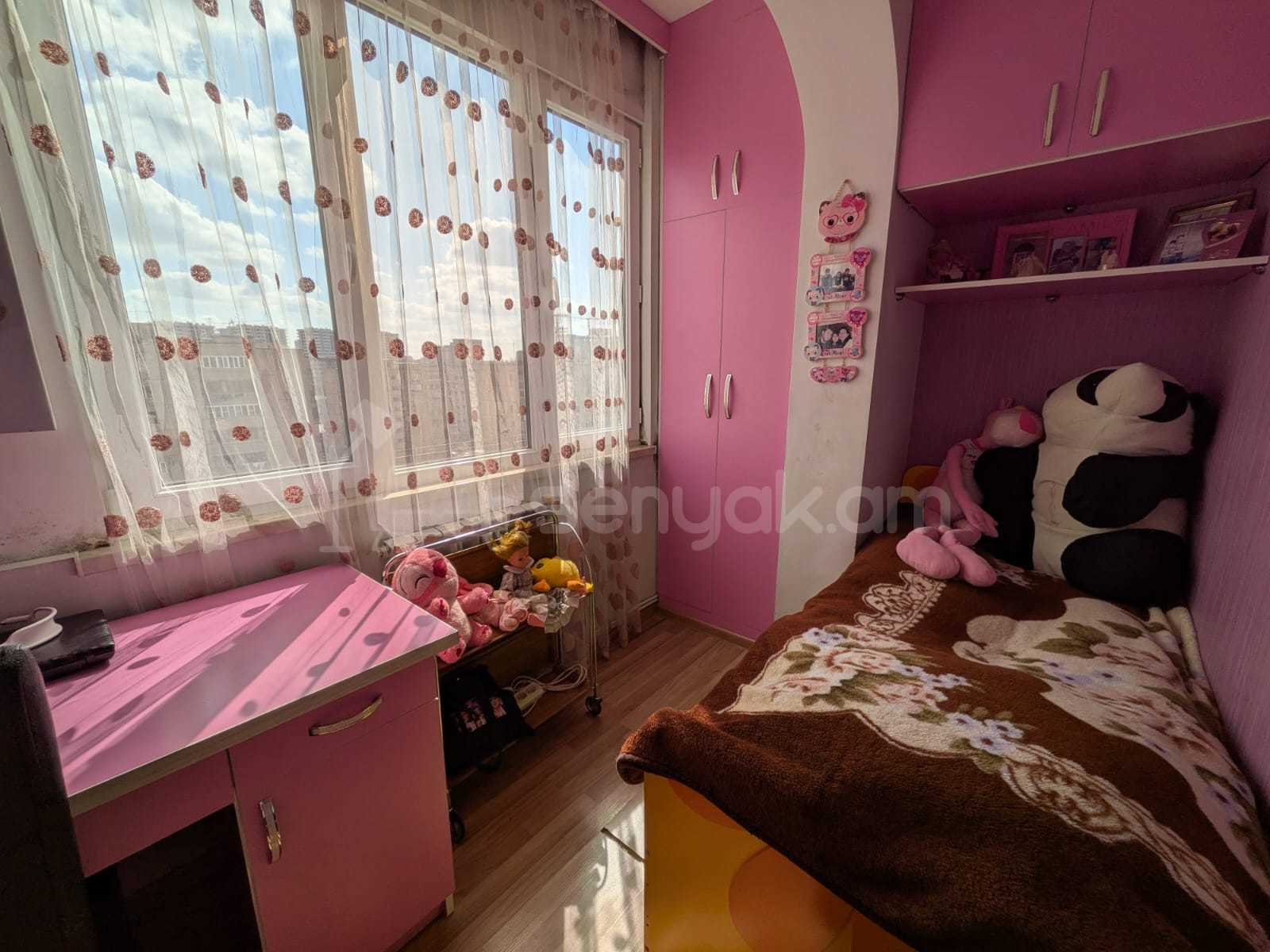 3 Սենյականոց Բնակարան, 76քմ, 8/9 հարկ, Պետական Վիճակում