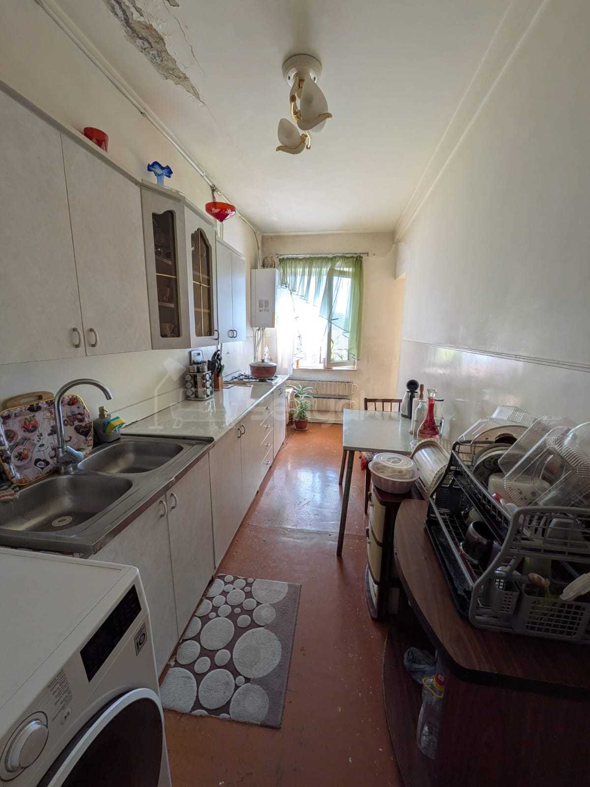 3 Սենյականոց Բնակարան, 76քմ, 8/9 հարկ, Պետական Վիճակում