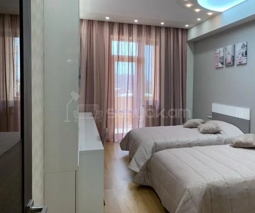 3 Սենյականոց Բնակարան Նորակառույցում, 140քմ, 9/12 հարկ, Դիզայներական Վերանորոգված, Կահավորված