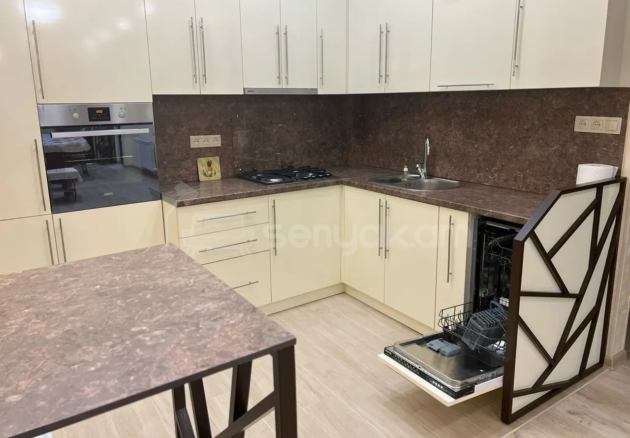 3 Սենյականոց Բնակարան Նորակառույցում, 95քմ, 3/13 հարկ, Կապիտալ Վերանորոգված