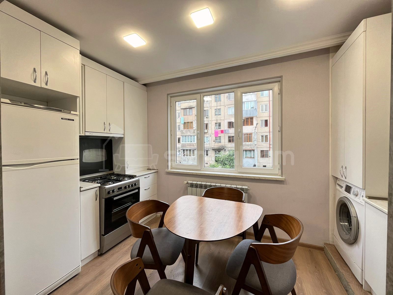 2 Սենյականոց Բնակարան Քարե Շենքում, 45քմ, 2/5 հարկ, Կապիտալ Վերանորոգված, Կահավորված, Արևկող