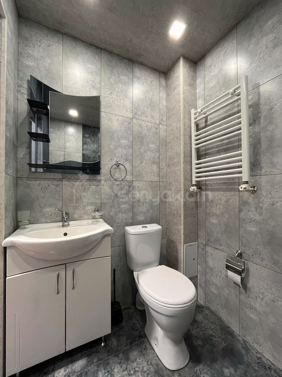 2 Սենյականոց Բնակարան Քարե Շենքում, 45քմ, 2/5 հարկ, Կապիտալ Վերանորոգված, Կահավորված, Արևկող