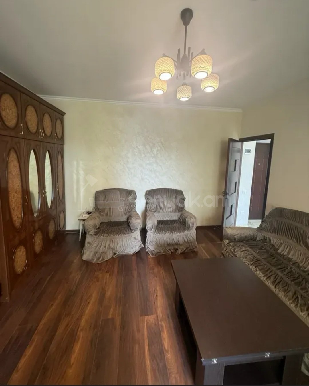 2 Սենյականոց Բնակարան Քարե Շենքում, 43քմ, 3/5 հարկ, Կապիտալ Վերանորոգված, Կահավորված, Արևկող