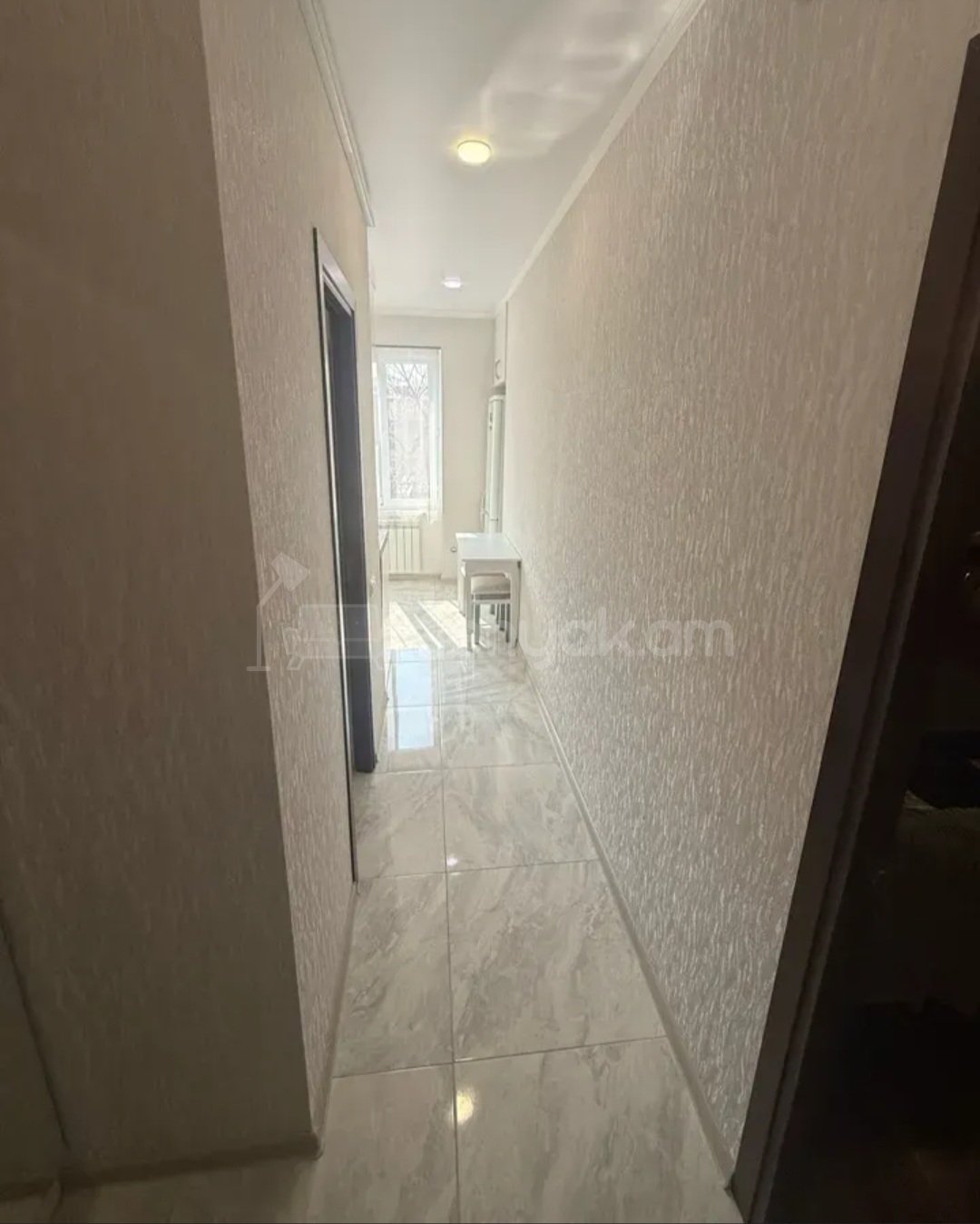 2 Սենյականոց Բնակարան Քարե Շենքում, 43քմ, 3/5 հարկ, Կապիտալ Վերանորոգված, Կահավորված, Արևկող