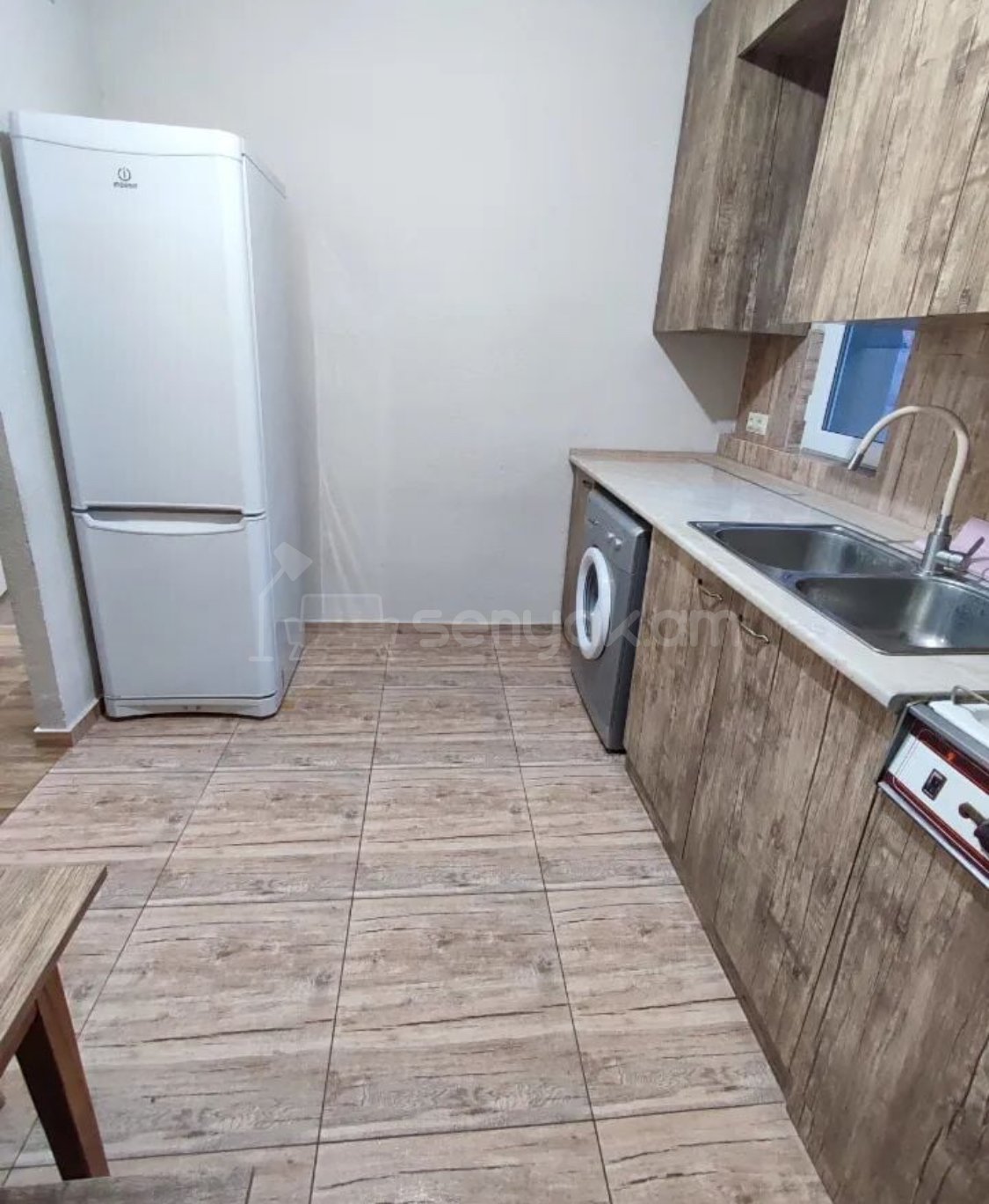 3 Սենյականոց Բնակարան, 95քմ, 3/3 հարկ, Կապիտալ Վերանորոգված, Կահավորված