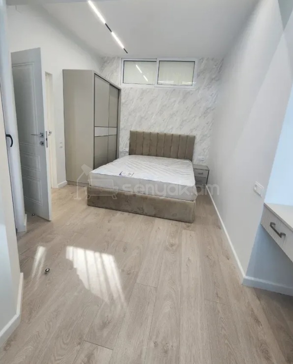 3 Սենյականոց Բնակարան Նորակառույցում, 70քմ, 3/12 հարկ, Դիզայներական Վերանորոգված, Կահավորված