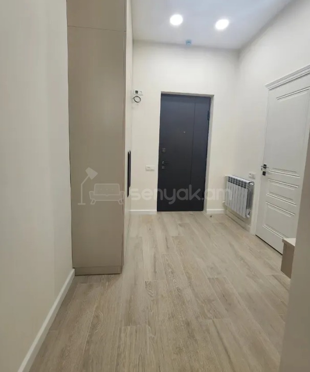 3 Սենյականոց Բնակարան Նորակառույցում, 70քմ, 3/12 հարկ, Դիզայներական Վերանորոգված, Կահավորված