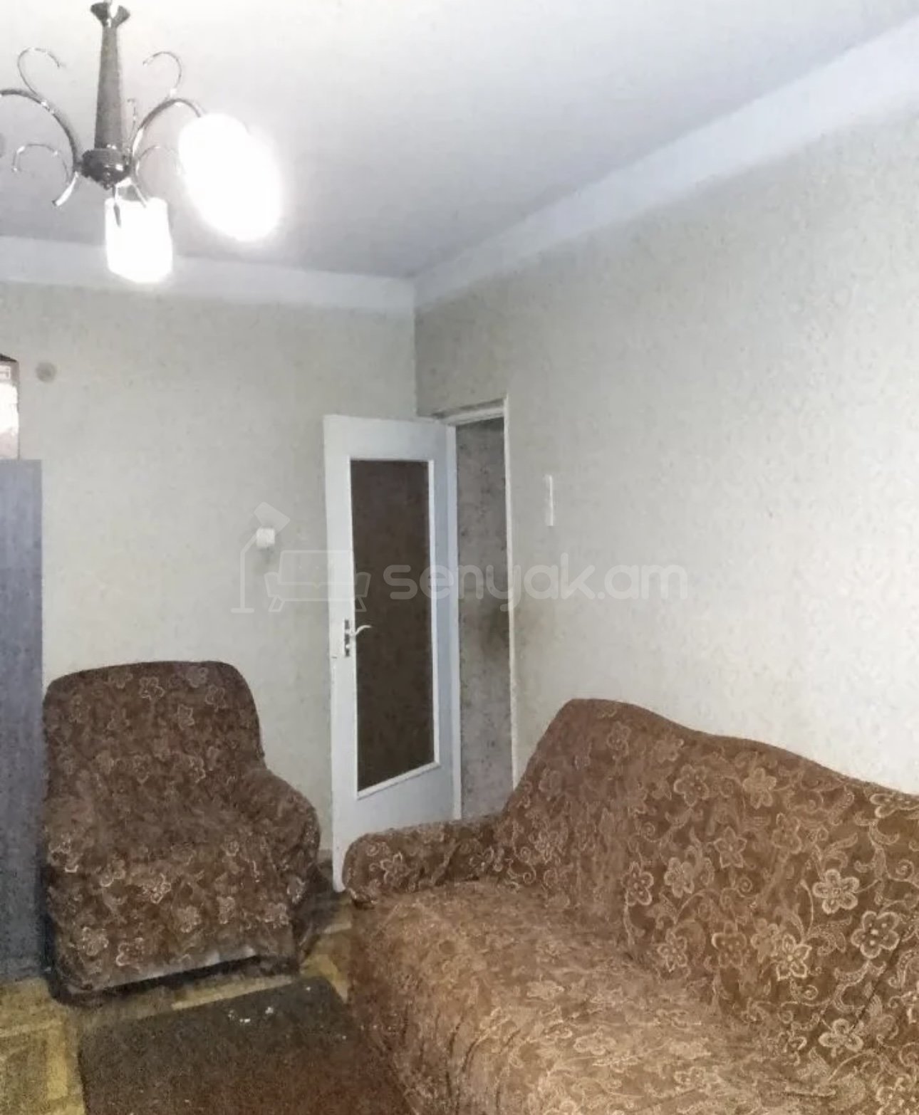 1 Սենյականոց Բնակարան Քարե Շենքում, 42քմ, 5/5 հարկ, Պետական Վիճակում