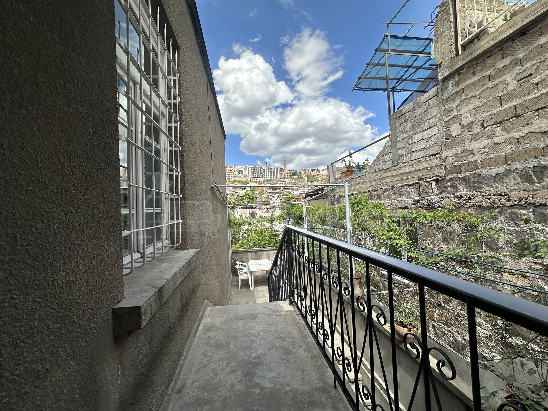 3 Սենյականոց Սեփական Տուն, 102քմ, Կոսմետիկ Վերանորոգված, Կահավորված, Ավտոտնակով