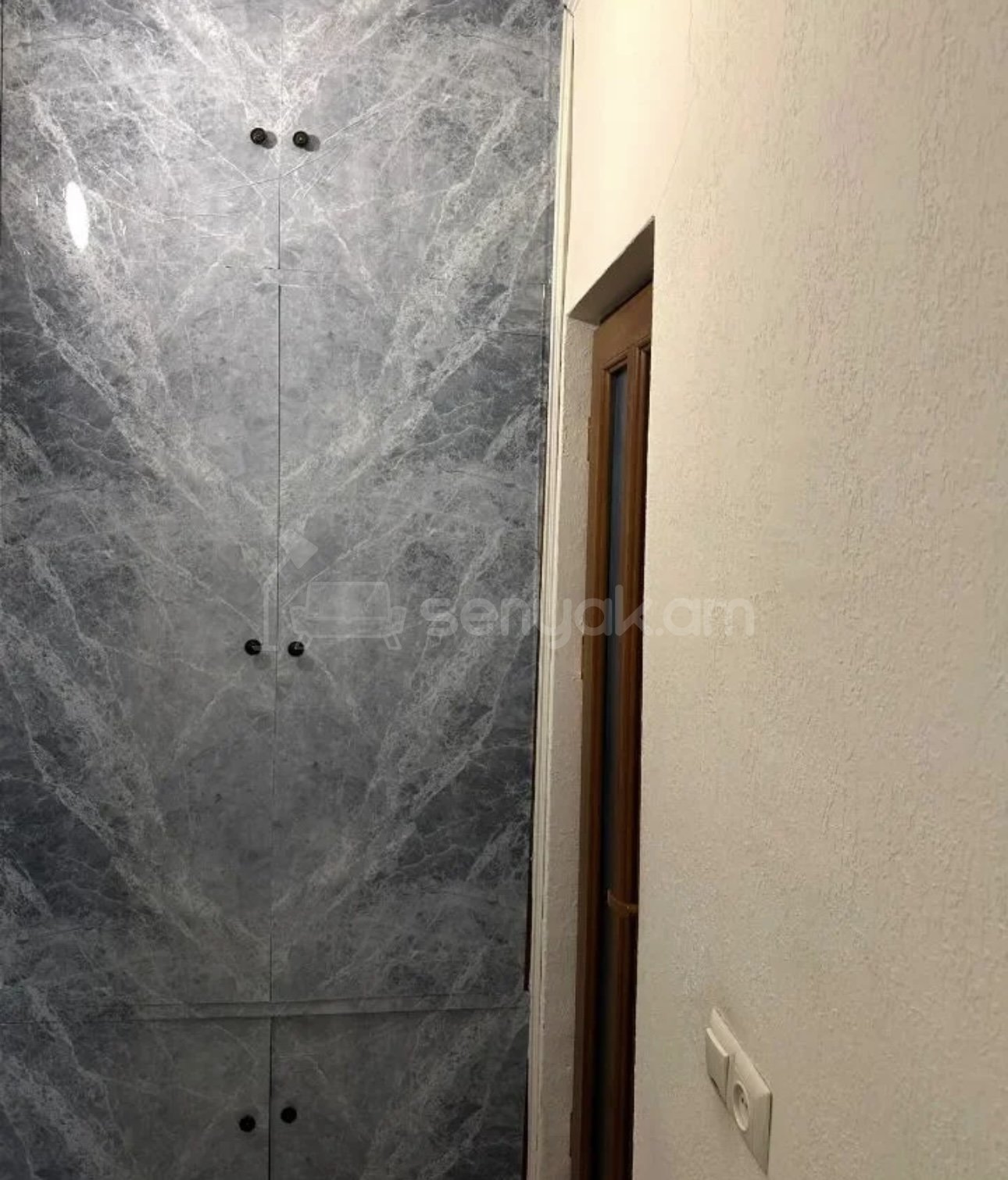 1 Սենյականոց Բնակարան Քարե Շենքում, 42քմ, 2/5 հարկ, Կոսմետիկ Վերանորոգված