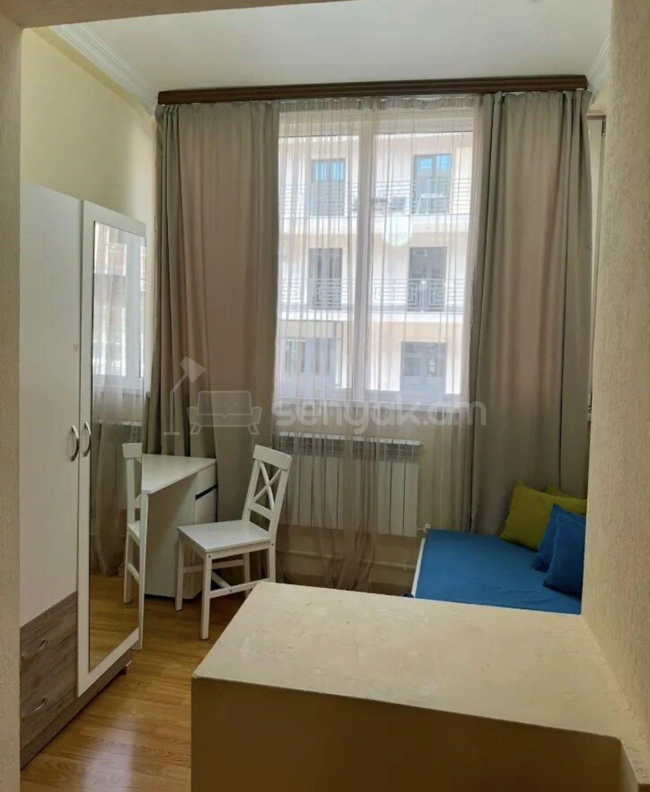 1 Սենյականոց Բնակարան Քարե Շենքում, 42քմ, 2/5 հարկ, Կոսմետիկ Վերանորոգված