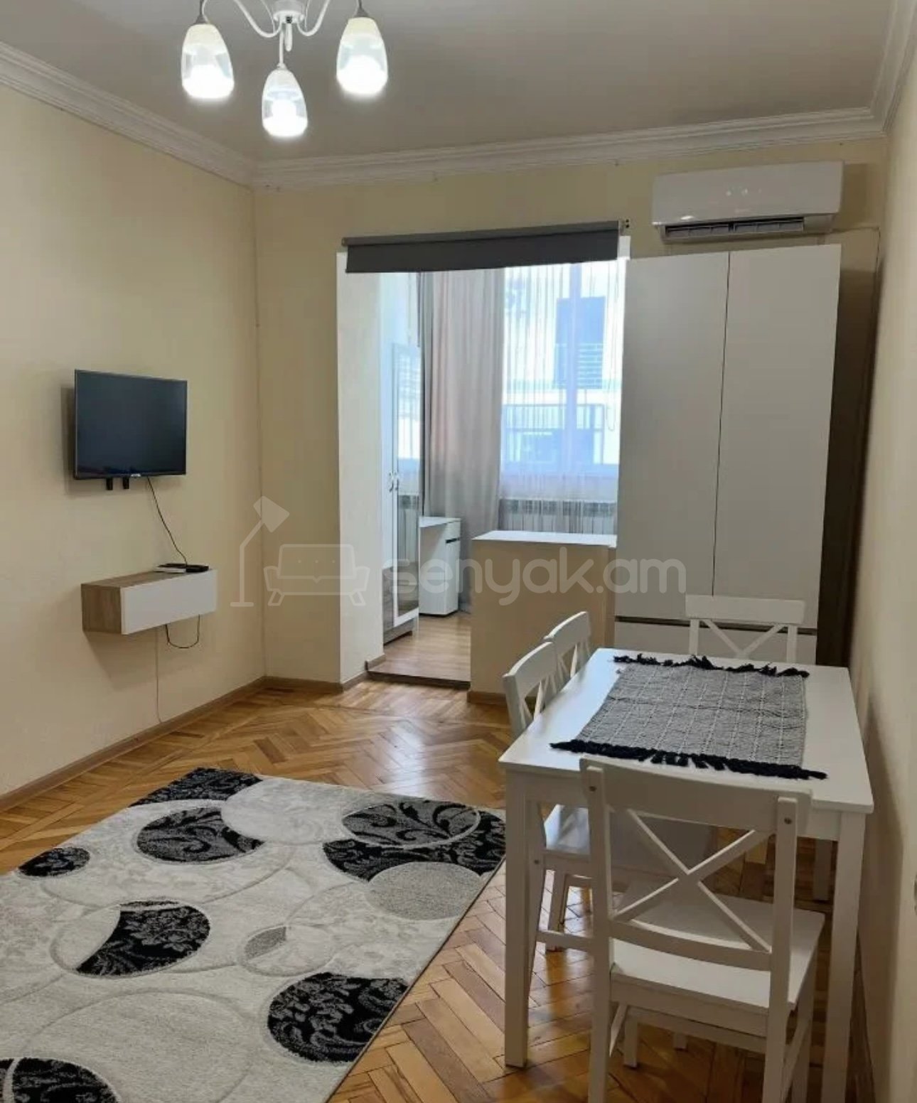 1 Սենյականոց Բնակարան Քարե Շենքում, 42քմ, 2/5 հարկ, Կոսմետիկ Վերանորոգված