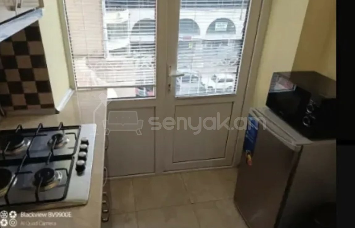 1 Սենյականոց Բնակարան Քարե Շենքում, 30քմ, 3/4 հարկ, Դիզայներական Վերանորոգված