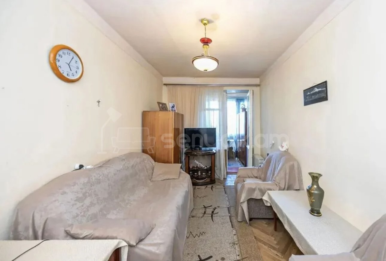 1 Սենյականոց Բնակարան Քարե Շենքում, 45քմ, 4/5 հարկ, Նորմալ Վիճակում