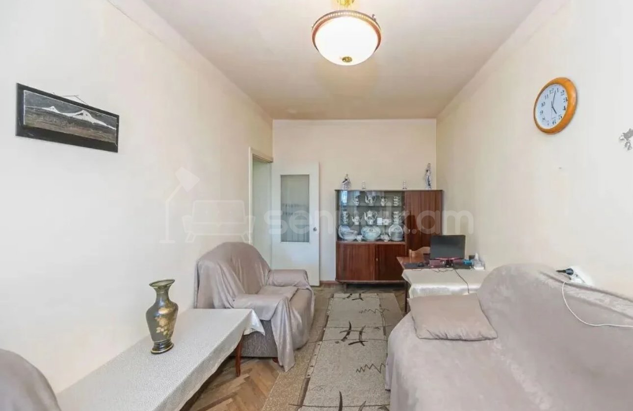 1 Սենյականոց Բնակարան Քարե Շենքում, 45քմ, 4/5 հարկ, Նորմալ Վիճակում