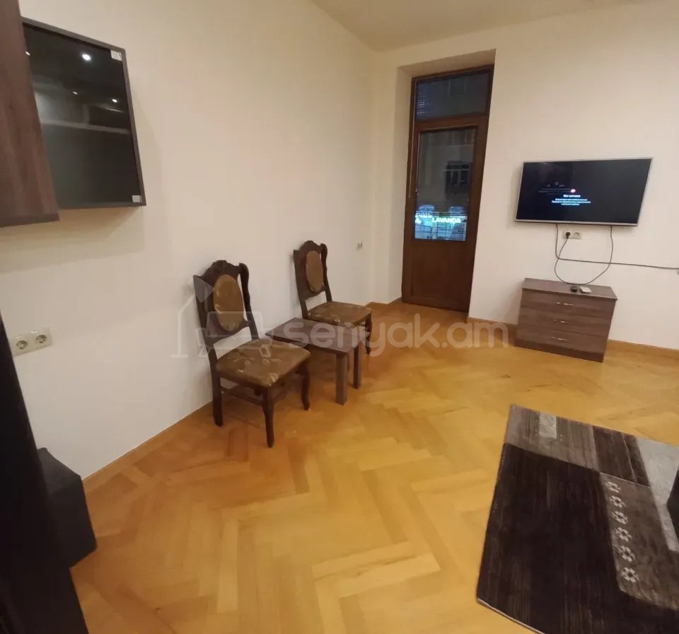2 Սենյականոց Բնակարան Քարե Շենքում, 70քմ, 2/4 հարկ, Կապիտալ Վերանորոգված, Կահավորված
