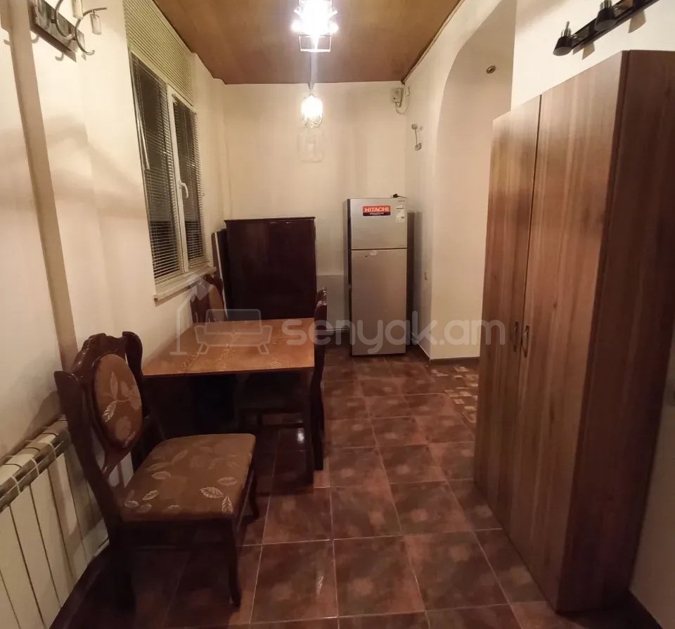 2 Սենյականոց Բնակարան Քարե Շենքում, 70քմ, 2/4 հարկ, Կապիտալ Վերանորոգված, Կահավորված