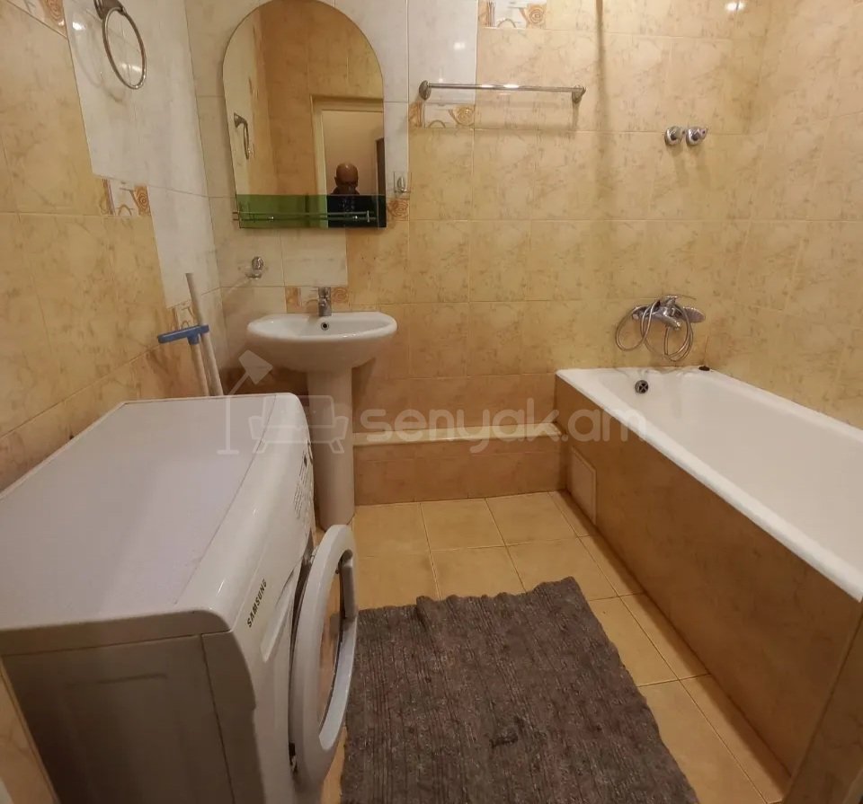 2 Սենյականոց Բնակարան Քարե Շենքում, 70քմ, 2/4 հարկ, Կապիտալ Վերանորոգված, Կահավորված