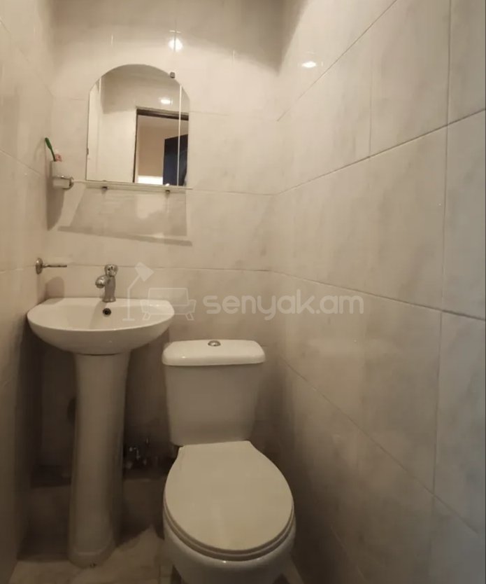 2 Սենյականոց Բնակարան Քարե Շենքում, 50քմ, 2/2 հարկ, Կապիտալ Վերանորոգված, Կահավորված