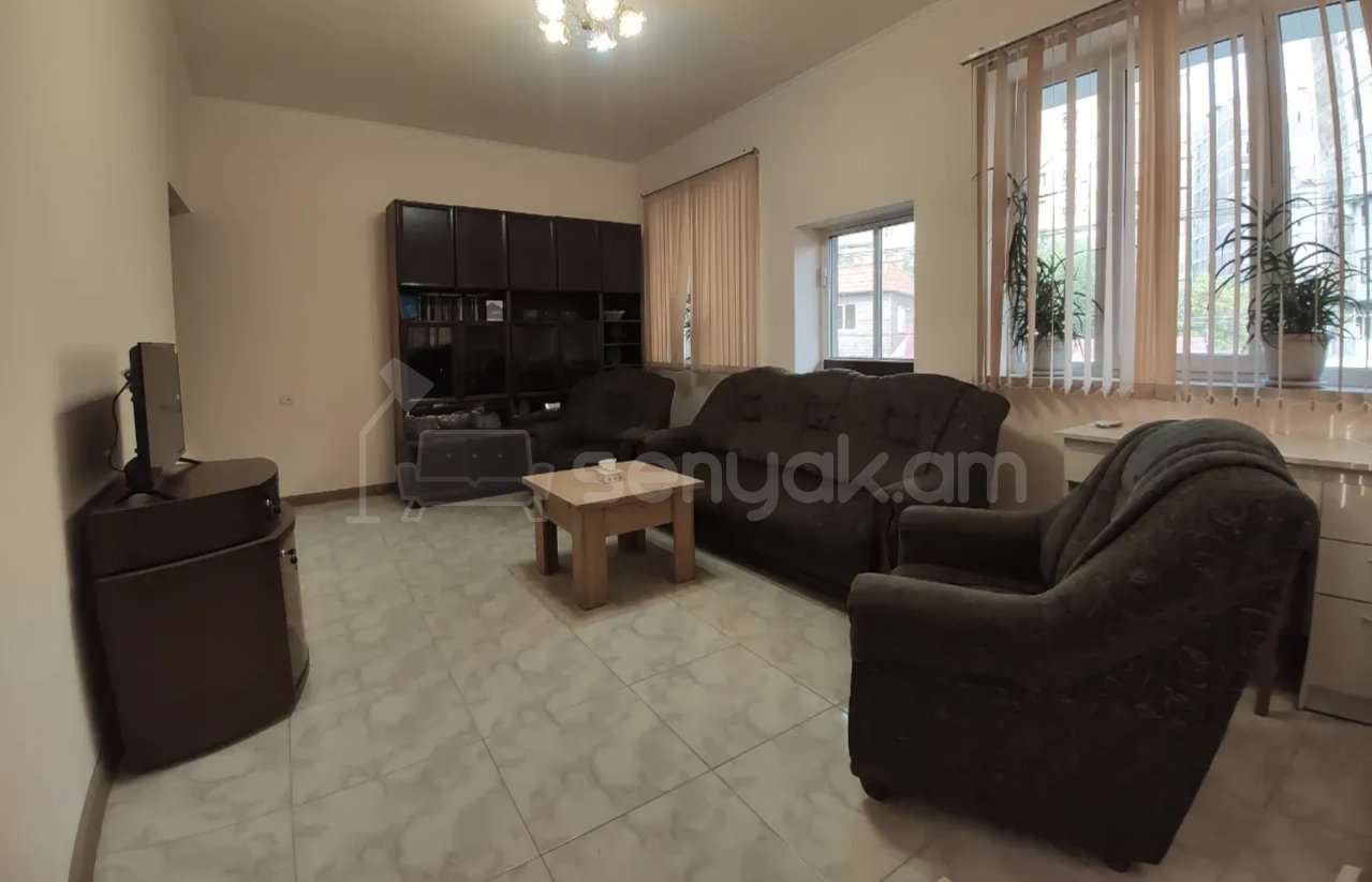 2 Սենյականոց Բնակարան Քարե Շենքում, 50քմ, 2/2 հարկ, Կապիտալ Վերանորոգված, Կահավորված