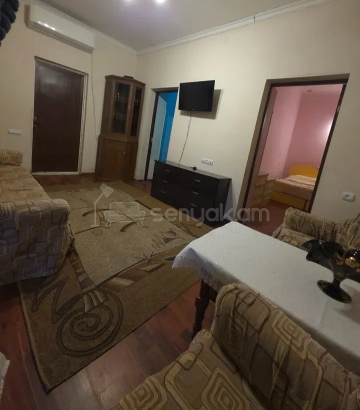 3 Սենյականոց Բնակարան Քարե Շենքում, 58քմ, 1/1 հարկ, Նորմալ Վիճակում, Կահավորված