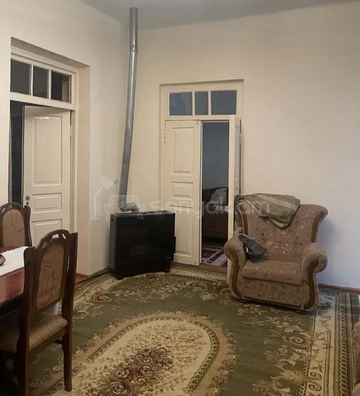 3 Սենյականոց Բնակարան Քարե Շենքում, 72քմ, 1/1 հարկ, Կապիտալ Վերանորոգված, Կահավորված