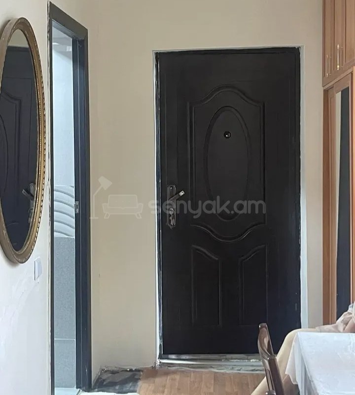 3 Սենյականոց Բնակարան Քարե Շենքում, 72քմ, 1/1 հարկ, Կապիտալ Վերանորոգված, Կահավորված