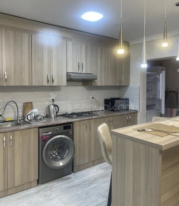 2 Սենյականոց Բնակարան Քարե Շենքում, 50քմ, 5/9 հարկ, Կապիտալ Վերանորոգված, Կահավորված