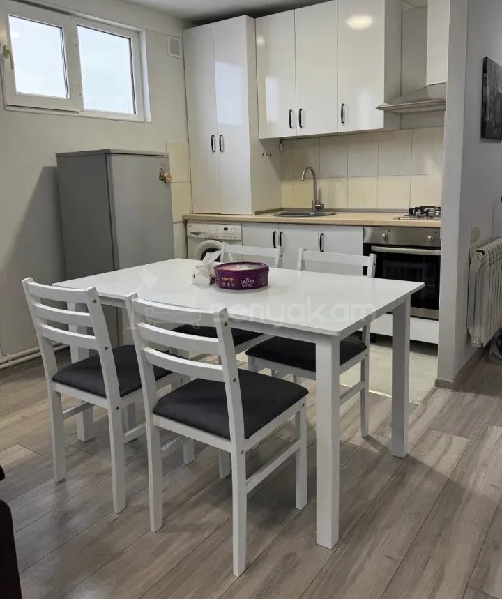 2 Սենյականոց Բնակարան Քարե Շենքում, 56քմ, 2/2 հարկ, Կապիտալ Վերանորոգված, Կահավորված