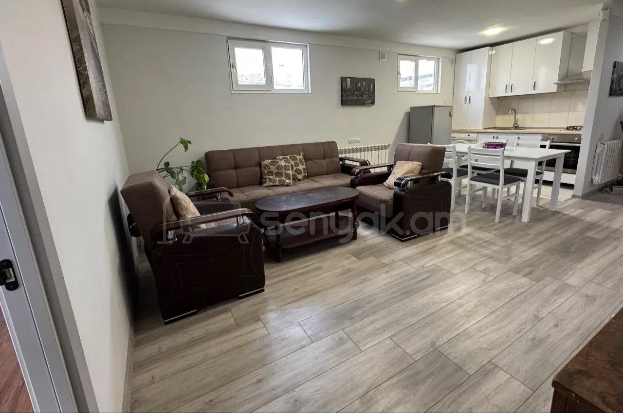 2 Սենյականոց Բնակարան Քարե Շենքում, 56քմ, 2/2 հարկ, Կապիտալ Վերանորոգված, Կահավորված