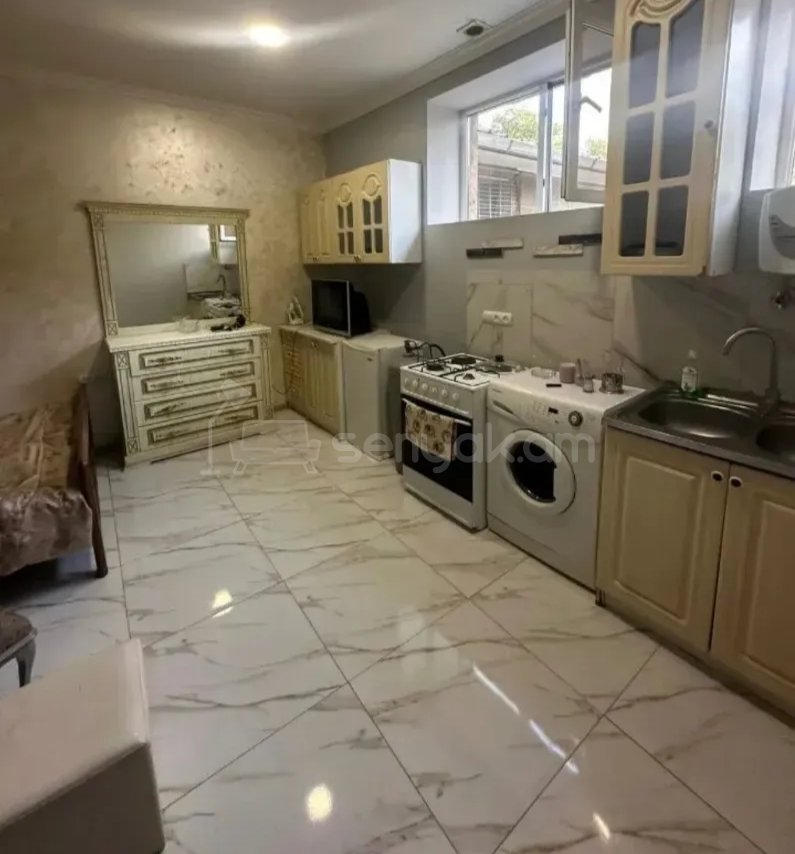 1 Սենյականոց Բնակարան Քարե Շենքում, 38քմ, 1/1 հարկ, Կապիտալ Վերանորոգված, Կահավորված