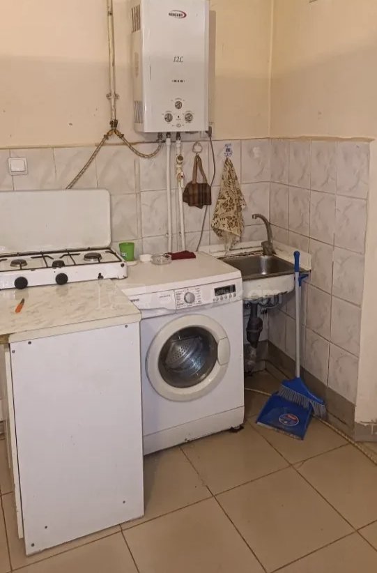 2 Սենյականոց Բնակարան Քարե Շենքում, 48քմ, 1/1 հարկ, Նորմալ Վիճակում, Կահավորված