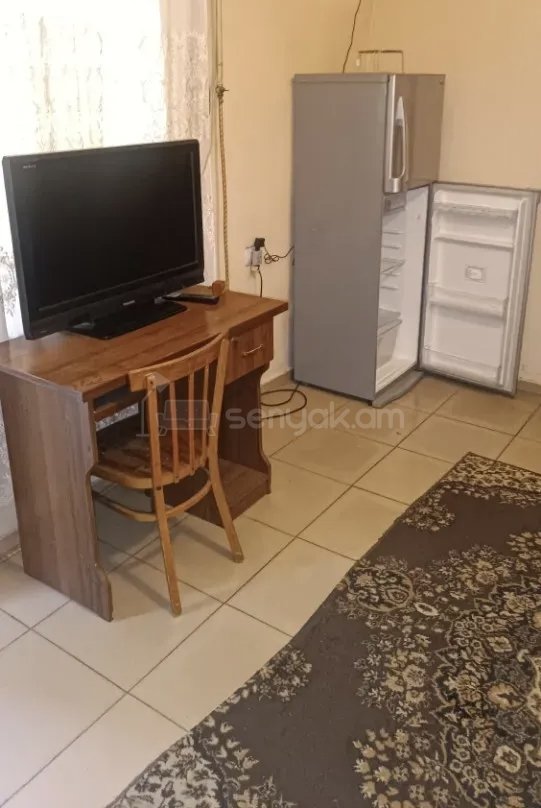 2 Սենյականոց Բնակարան Քարե Շենքում, 48քմ, 1/1 հարկ, Նորմալ Վիճակում, Կահավորված