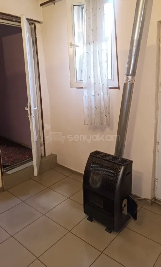 2 Սենյականոց Բնակարան Քարե Շենքում, 48քմ, 1/1 հարկ, Նորմալ Վիճակում, Կահավորված